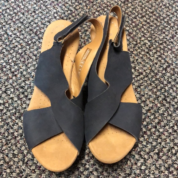CLARKS SANDAL WEDGES - Picture 2 of 6